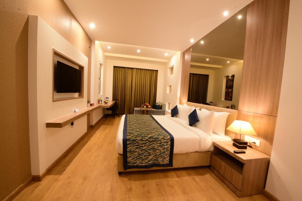 Surestay Plus By Best Western Amritsar Exterior foto